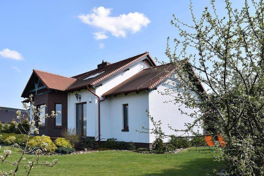 Dom U Zbyszka Z Prywatna Plaza Villa Kiedrowice Buitenkant foto